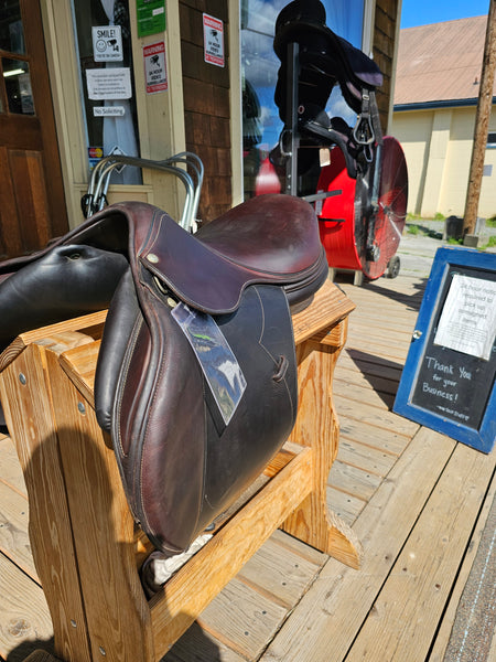 17.5" Devoucoux Biarritz Jumping Saddle