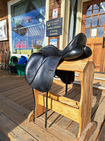 17.5" Custom Saddlery Steffen's Advantage