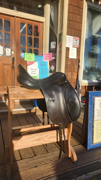 17" County Warmblood WB Dressage Saddle