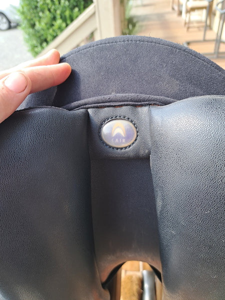 16.5" Wintec Pro Dressage Saddle