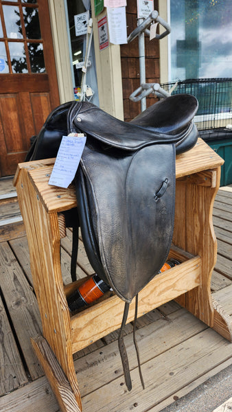 17.5" Courbette Charles De Kunffy Dressage Saddle
