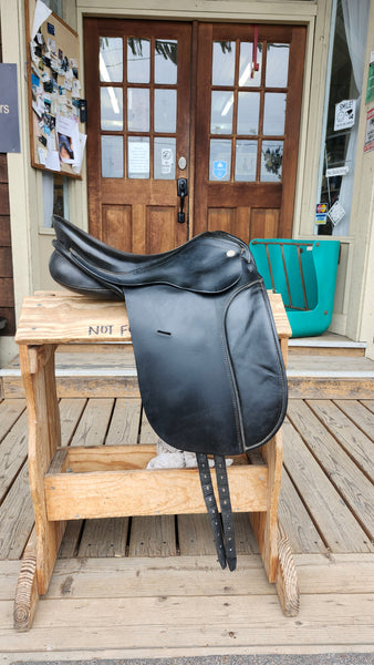 17" Karl Niedersuss Symphonie Dressage Saddle