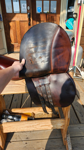 15" Beval Close Contact Jump Saddle