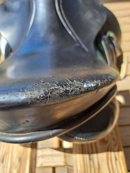 17.5" HDR Dressage Saddle
