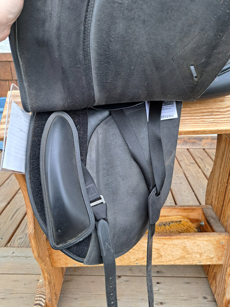 17.5" Tekna S-Line Synthetic Dressage Saddle