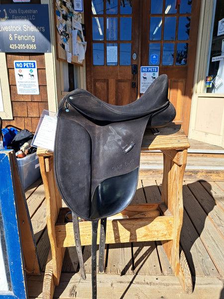 16" Wintec Isabell Dressage Saddle