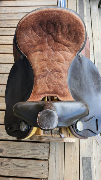 16" Synthetic Western Saddle