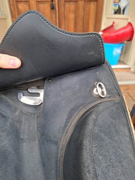 18" Wintec Pro Contourbloc Dressage Saddle