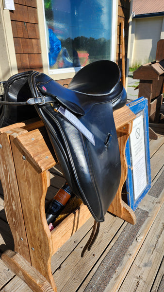 18" Albion Legend Dressage Saddle