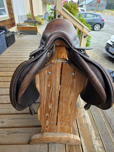 18" Dover Circuit Jump Saddle