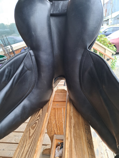 17.5" N2 Cardhu Dressage Saddle