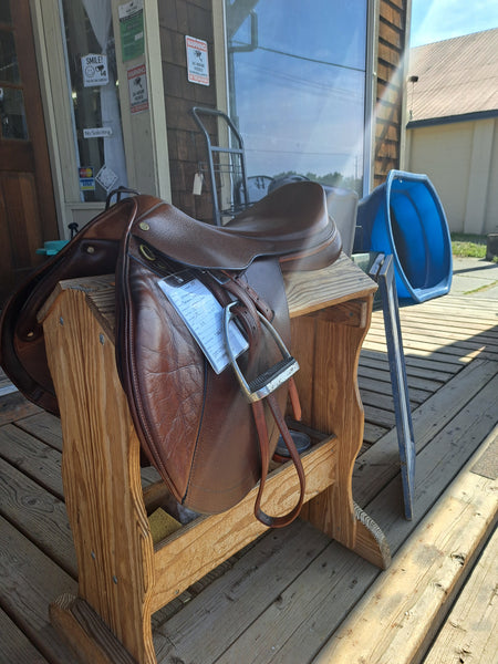 17.5" Collegiate Parfaire Close Contact Jump Saddle