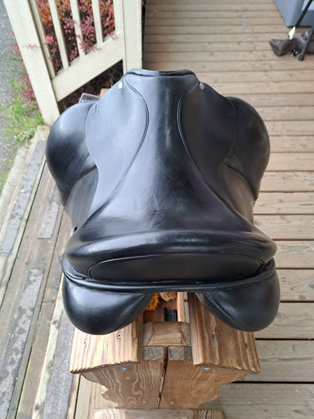 17" Custom Saddlery Steffen's Advantage Dressage Saddle