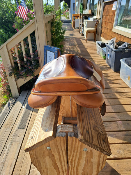 16.5" Bates Caprilli Close Contact Jump Saddle