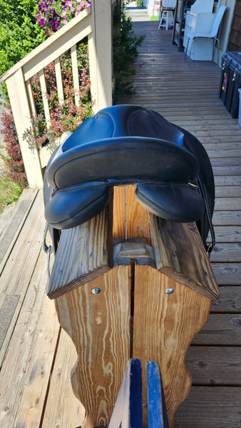 17" Wintec All Purpose English Saddle