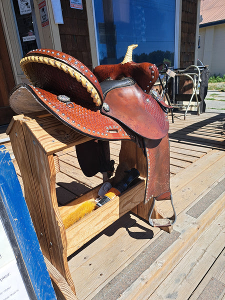 15" Circle M Barrel Saddle