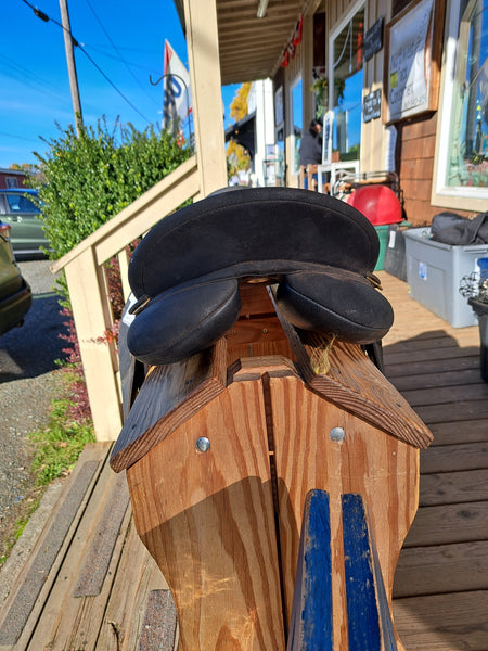 17" Wintec 2000 All Purpose English Saddle