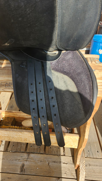 16.5" Wintec All Purpose English Saddle