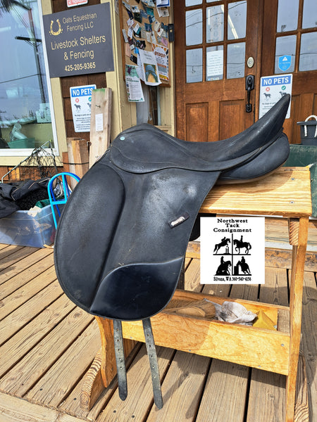 17" Wintec Pro Dressage Saddle