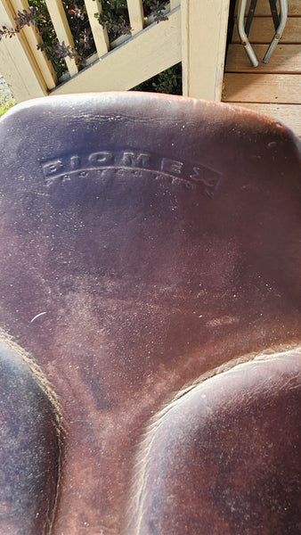 17.5" Stubben Genesis CS De Luxe Jump Saddle