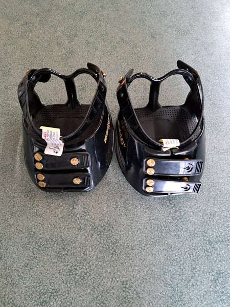 New Slim Scoot Boot Pair Size 4