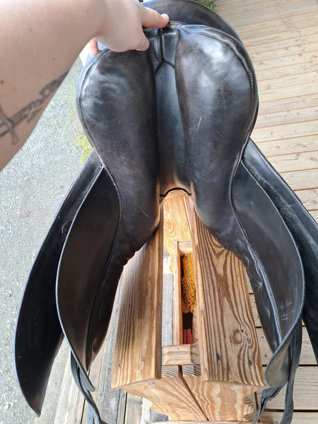 16.5" Kieffer Wien D.L. Dressage Saddle