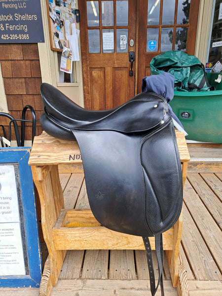 18" Schleese CHB Dressage Saddle