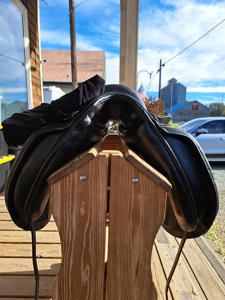 17.5" Custom Saddlery Steffen's Advantage
