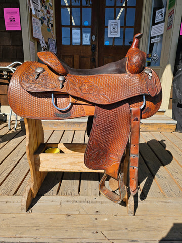 On Trial      17" Cowhorse Equipment All Around Western Saddle