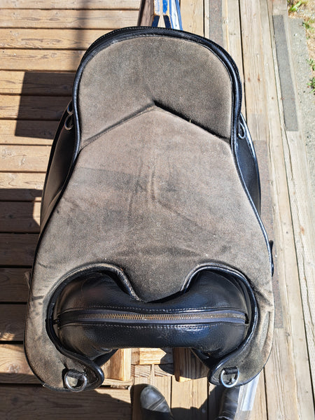 17" Hilason Treeless Endurance Saddle