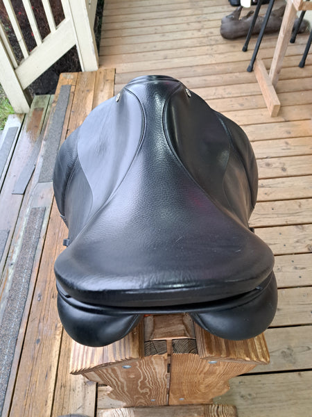 18" Cliff Barnsby Dressage Saddle