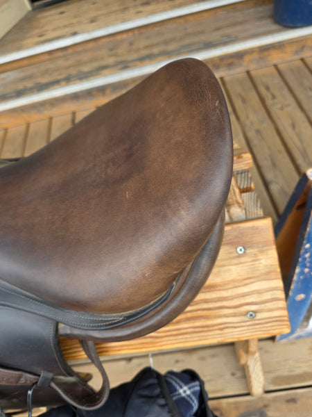 18" Dover Circuit Jump Saddle