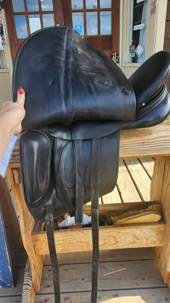 18" Albion Platinum Dressage Saddle
