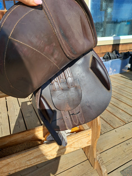 16" HDR Close Contact Jump Saddle