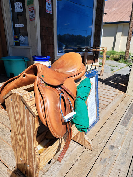 17" Prestige Close Contact Jumping Saddle
