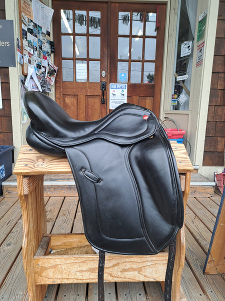 17" Hastilow Concept Dressage Saddle