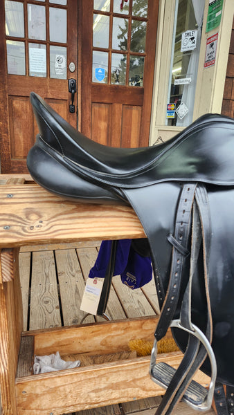 17.5" Bates Caprilli Dressage Saddle