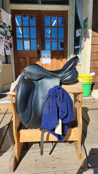 18" Hastilow Concept Dressage Saddle