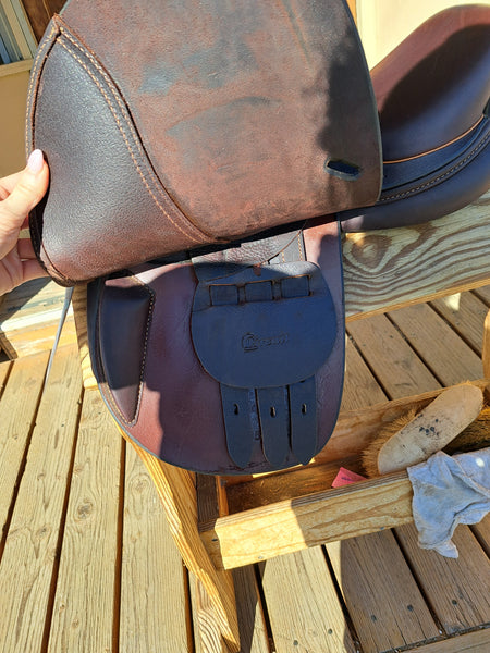 14" Dover Circuit Close Contact Jump Saddle