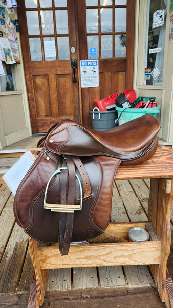 17" Crosby the GrandPrix Close Contact Saddle