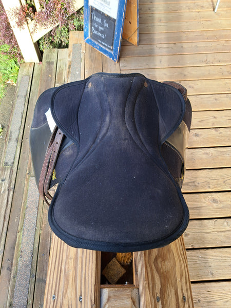 15" Wintec Synthetic All Purpose English Saddle
