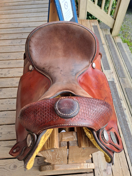 16" Crates Reiner Saddle