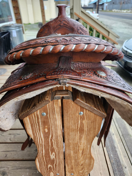 16" Western Saddlery Trail Saddle