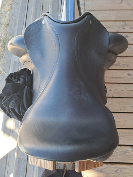 17.5" Custom Saddlery Advantage R Monoflap Dressage Saddle