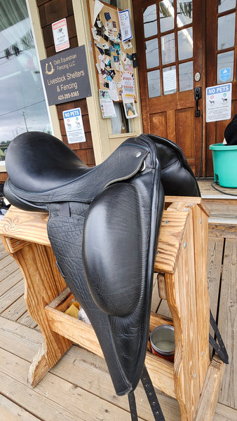17" Custom Saddlery Icon Flight Dressage Saddle