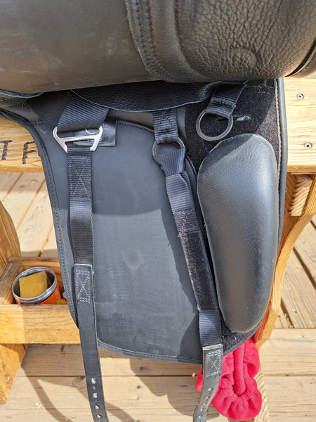17.5" Thorowgood Dressage Saddle