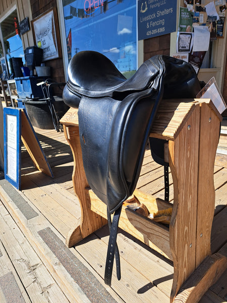 18" Custom Saddlery Advantage Dressage Saddle