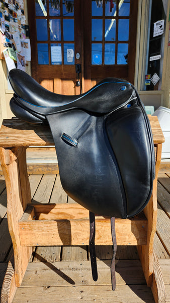 17.5" Hastilow & Sons Supreme Dressage Saddle
