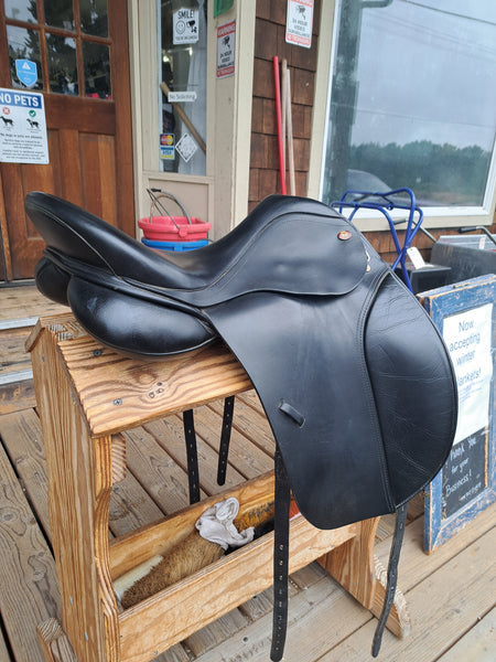 17.5" Kent & Masters MDR Standard Wither Dressage Saddle