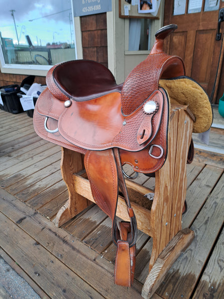 17" Crates Supreme Western Trail Saddle